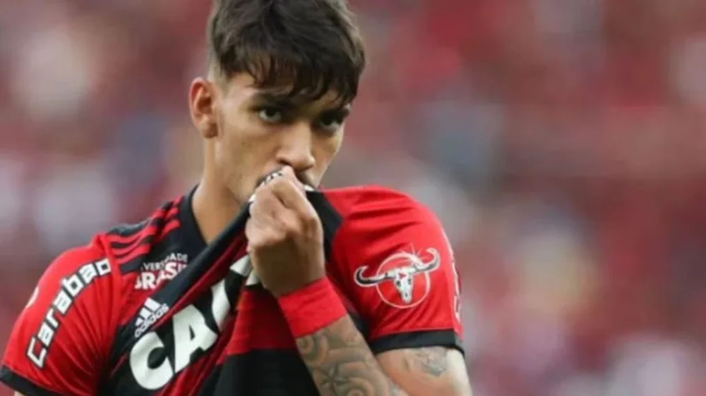 Paquetá vira a contratação mais cara da história do futebol brasileiro ao fechar com o Flamengo