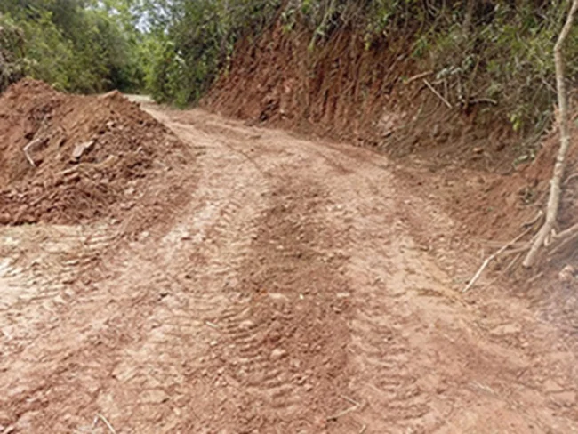MG-235 é liberada após erosão entre Serra da Saudade e São Gotardo