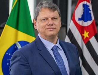 Tarcísio visita Bolsonaro e reafirma que tentará a reeleição para governador de São Paulo