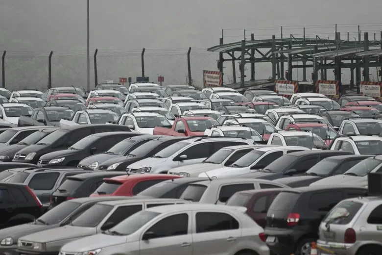 Projeto de Lei prevê que carros com mais de 5 anos passem por vistoria  Periódica