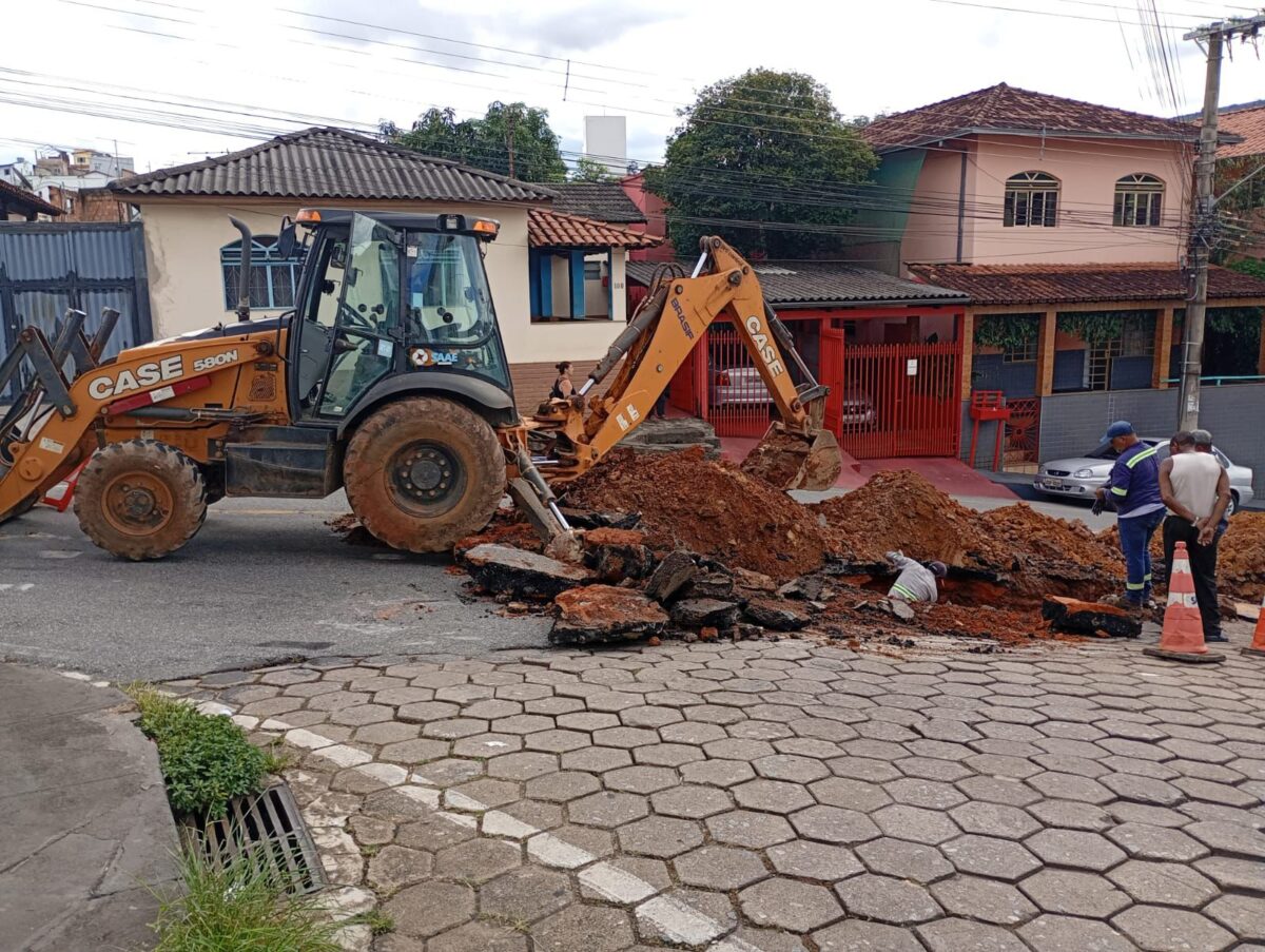 Obra do Saae interdita as ruas Salvino Pascoal Patrocínio e José Bragança no Centro de Itabira