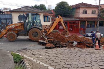 Obra do Saae interdita as ruas Salvino Pascoal Patrocínio e José Bragança no Centro de Itabira