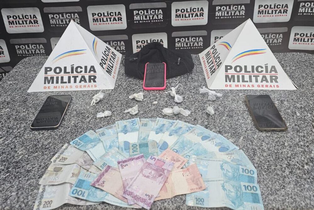 Após denúncia, Polícia Militar prende mulher por tráfico de drogas em São Gonçalo do Rio Abaixo; um suspeito fugiu
