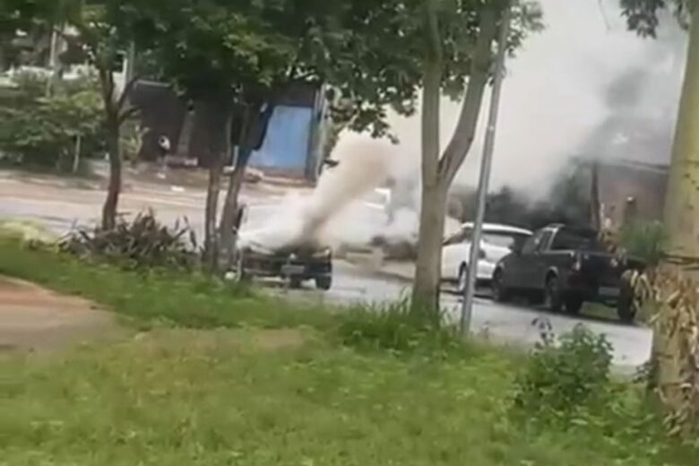 Itabira: Peugeot tem princípio de incêndio no bairro Bethânia