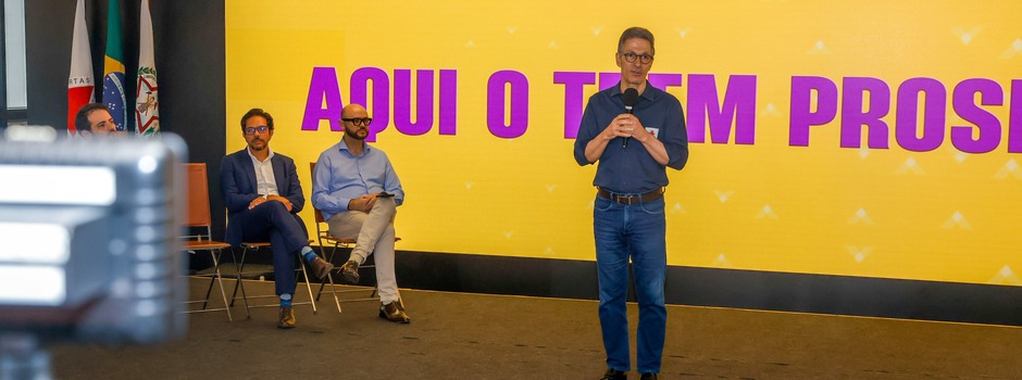 Zema aposta em PPP bilionária para escolas de Minas e terceiriza manutenção da rede estadual