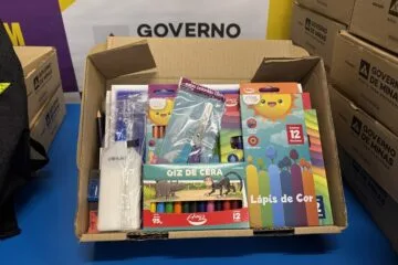 Governo de Minas inicia distribuição gratuita de kits escolares para todos os alunos da rede estadual
