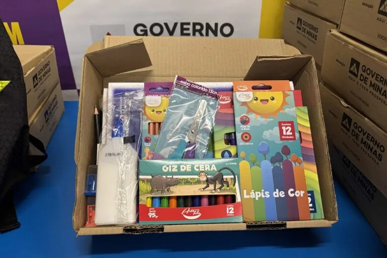 Governo de Minas inicia distribuição gratuita de kits escolares para todos os alunos da rede estadual
