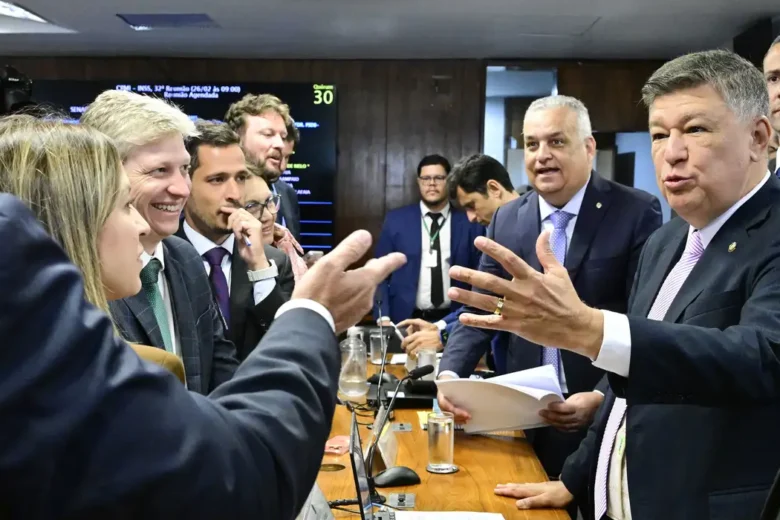 Carlos Viana pode ir ao STF para manter quebra de sigilos de Lulinha