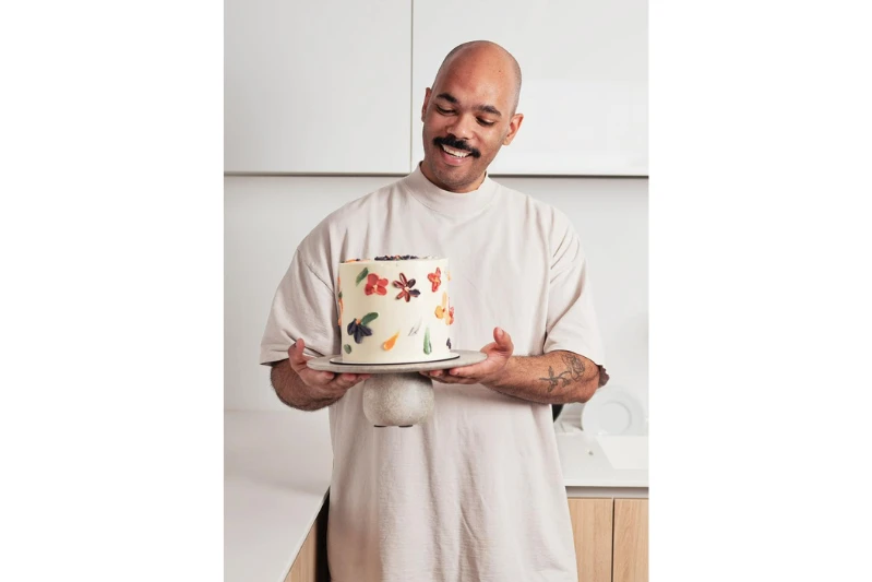 Itabirano Rodolfo transforma memórias de infância em experiência gastronômica e lança o “Sorte Sobre Mesa” em Belo Horizonte; confira