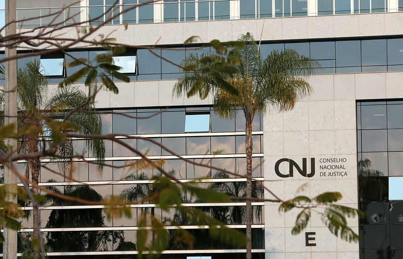 Juiz do Trabalho que recebeu R$ 94 mil em dezembro é afastado por ‘baixa produtividade’