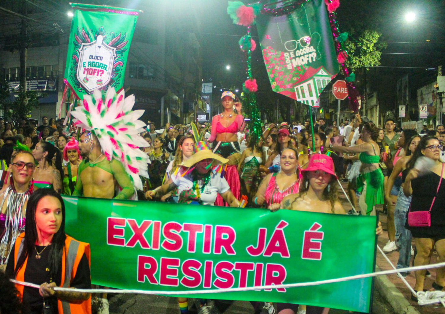 Confira a galeria de fotos do primeiro dia do pré-Carnaval de Itabira
