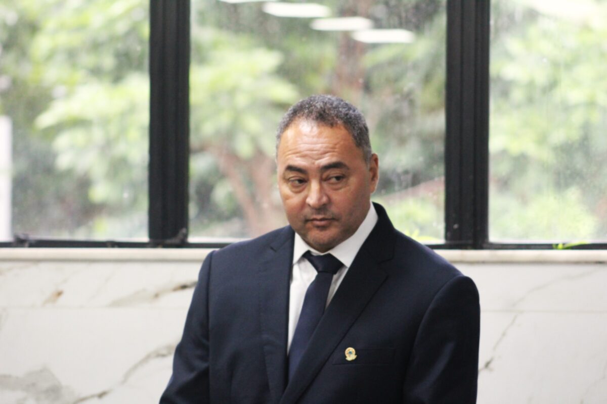 “Sou filho do Carmo e estou aqui para servir”, afirma Lico do Carmo ao tomar posse na Câmara de Itabira