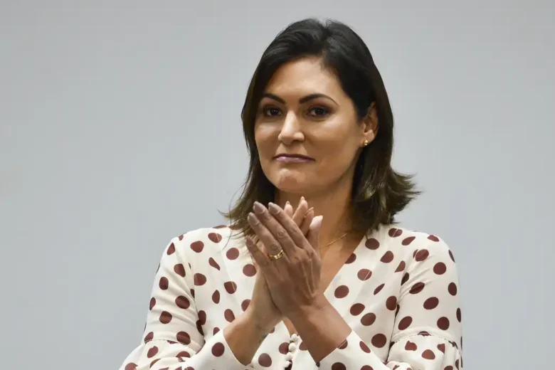 Michelle é a candidata de Bolsonaro ao Senado, diz deputado