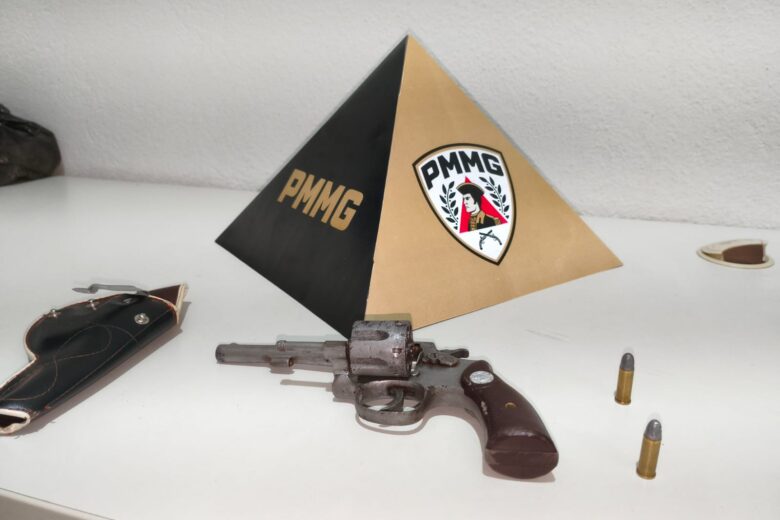 Em Antônio Dias, polícia prende homem por porte ilegal de arma