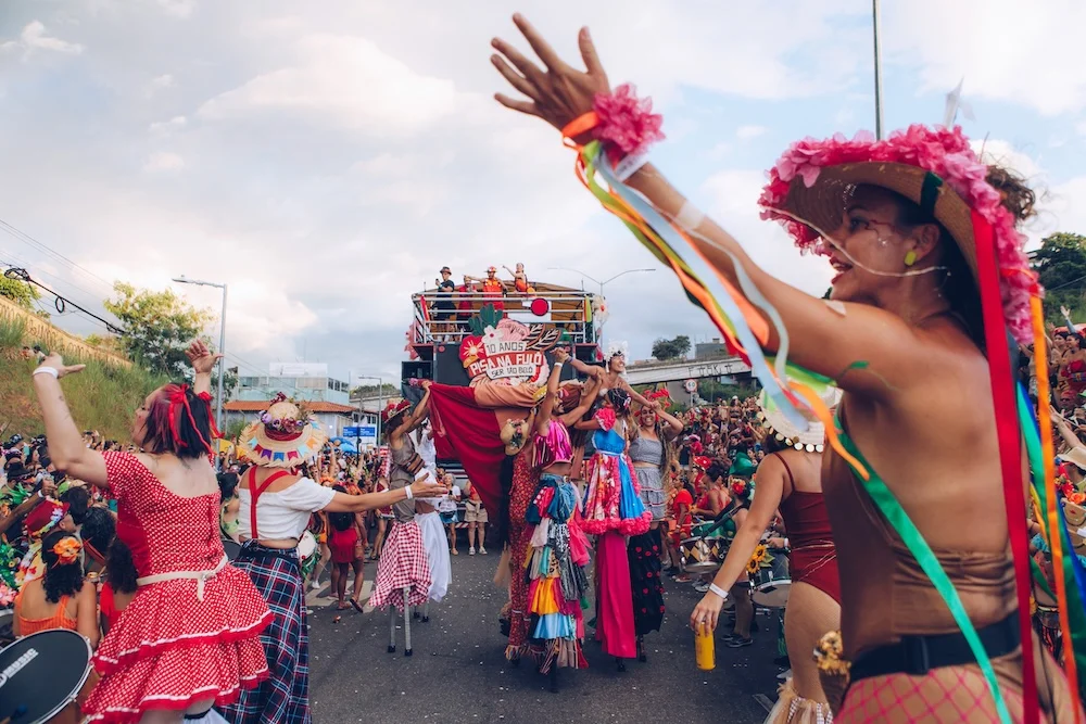 Pisa na Fulô leva “Velho Chico Encantado” para as ruas de BH na terça-feira (17) de Carnaval