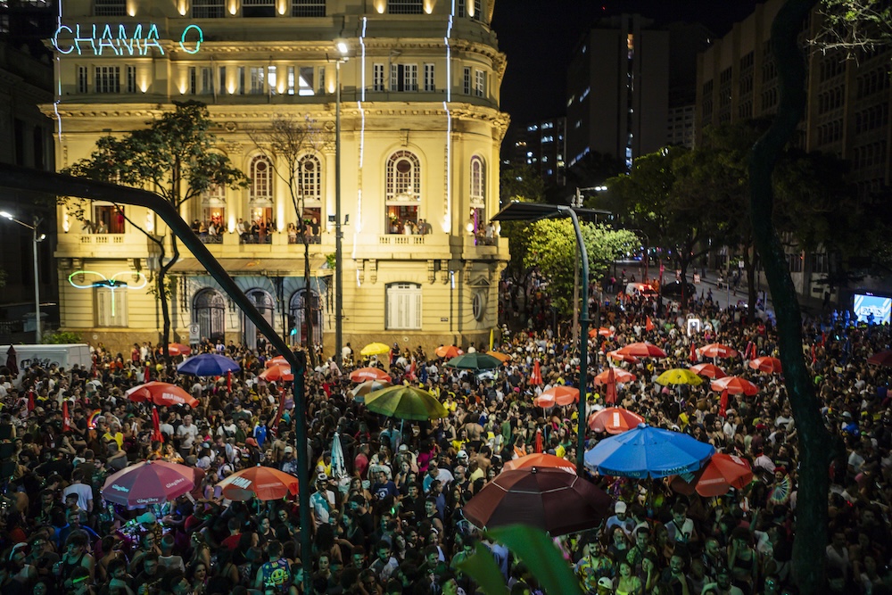 Bloco Chama o Síndico desfila na Afonso Pena com tema inspirado na matriz africana da música brasileira