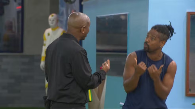 BBB 26: após Leandro ser chamado de “analfabeto”, esposa explica alfabetização tardia do brother