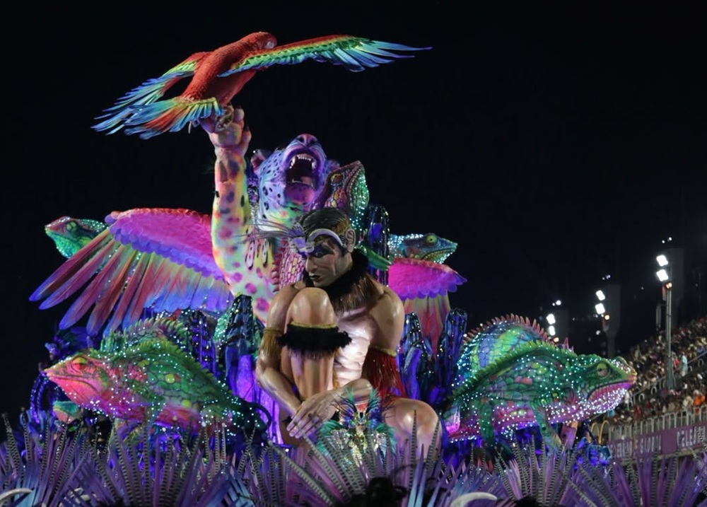 Rio de Janeiro: 1ª noite de desfiles das escolas de samba tem homenagem a Lula, Ney Matogrosso e tradições afro-indígenas