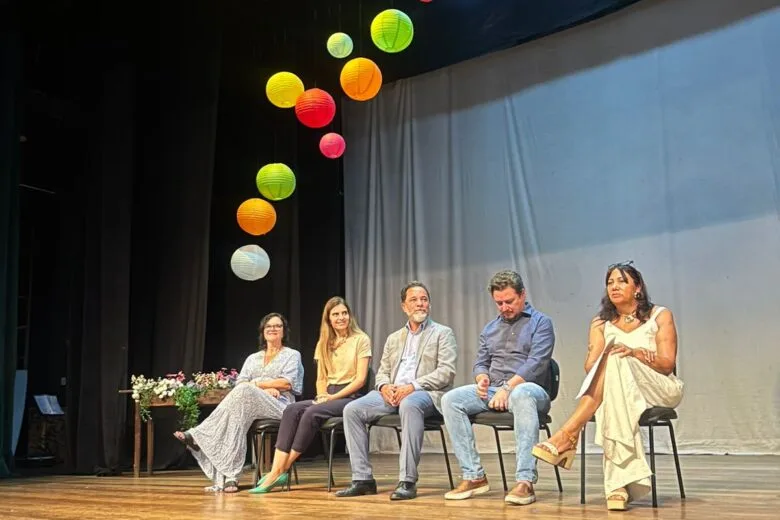 Rede municipal de ensino abre o Ano Letivo e empossa cerca de 40 gestores eleitos em Itabira