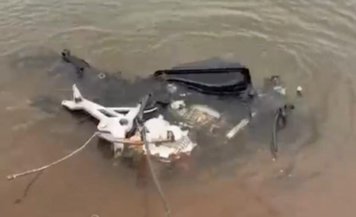 Itabira: moto encontrada "depenada" em lagoa foi furtada em 3 de fevereiro