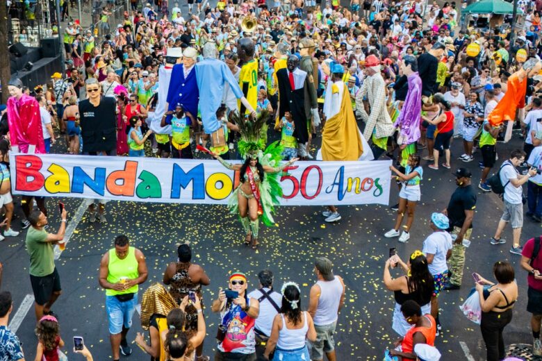 Banda Mole desfila amanhã na Afonso Pena com Cristinas, Diego Martins e Kayete, a “Titia Kaká” do rádio