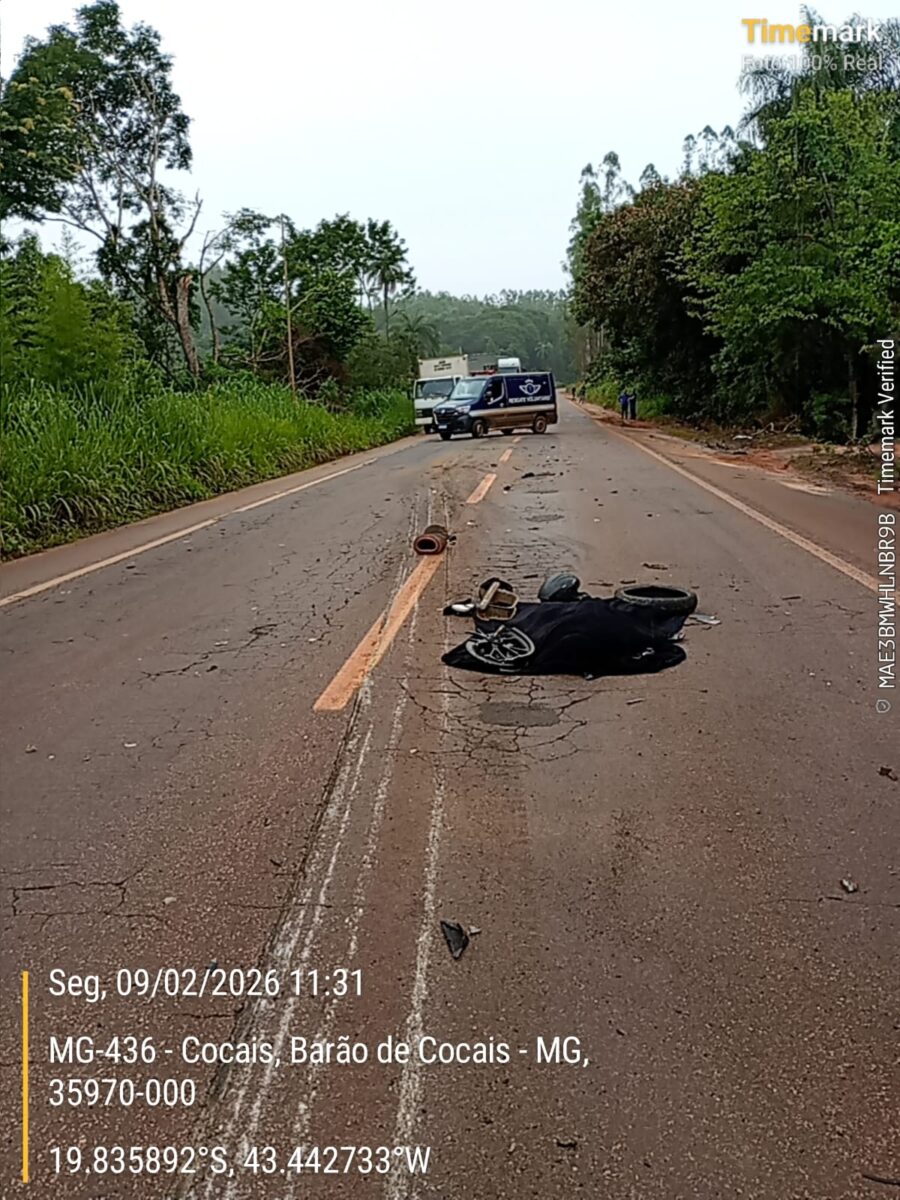 Motociclista morre em colisão frontal com caminhão na MG-436, em Barão de Cocais