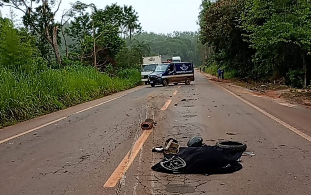 Motociclista morre em colisão frontal com caminhão na MG-436, em Barão de Cocais