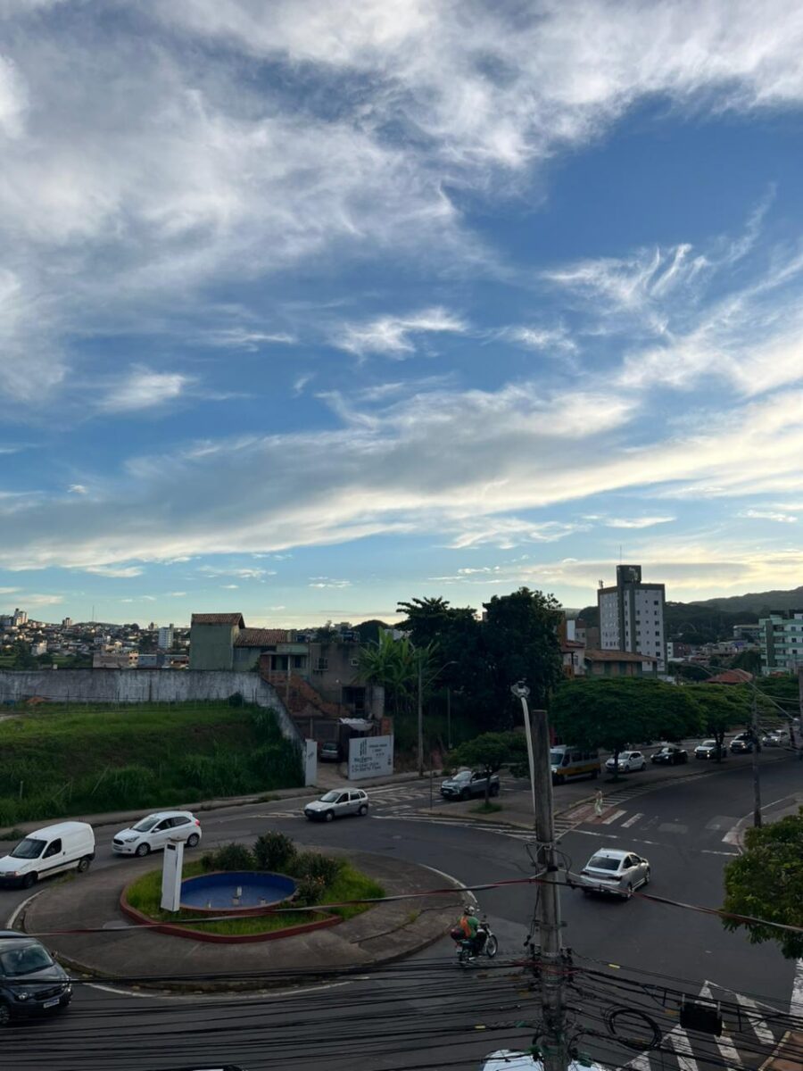 Tempo firme e temperaturas amenas marcam a segunda-feira em Belo Horizonte, Itabira e João Monlevade