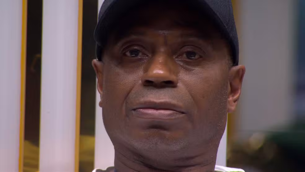 BBB: Edilson é desclassificado após discussão com Leandro Boneco