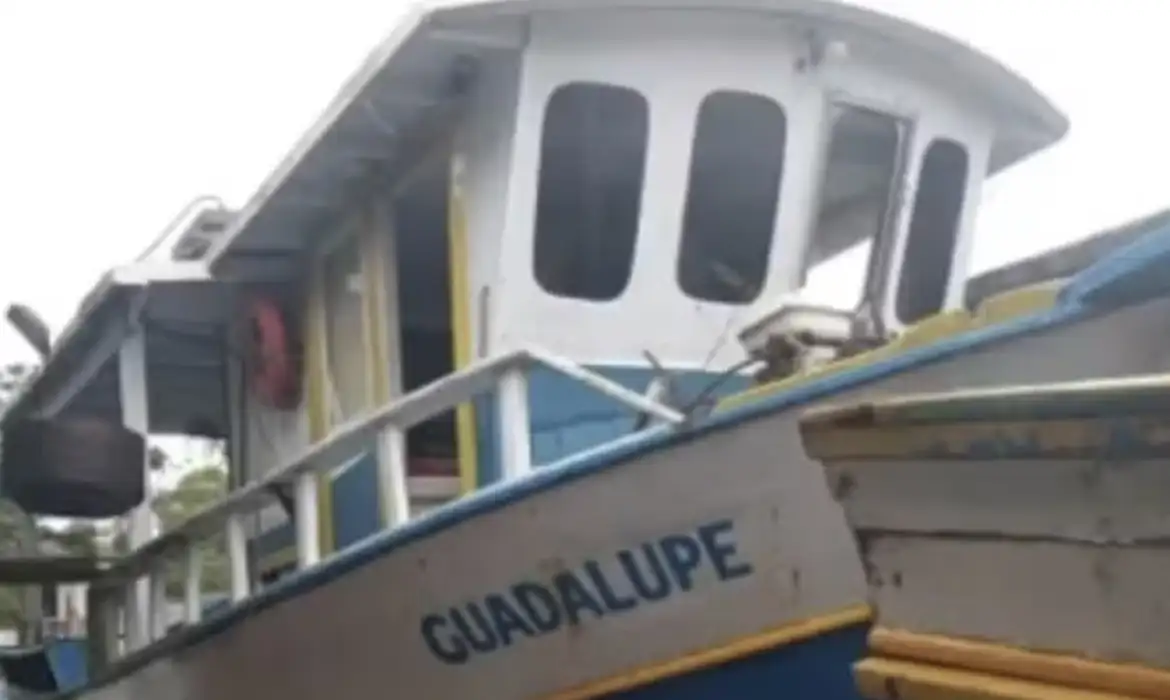 Naufrágio provocado por chuva forte deixa dois mortos em Ubatuba