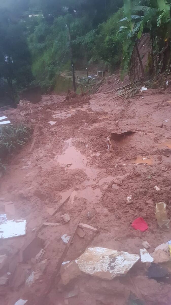 Sobe para 16 o número de mortos e dezenas seguem desaparecidos após temporal devastador em Juiz de Fora