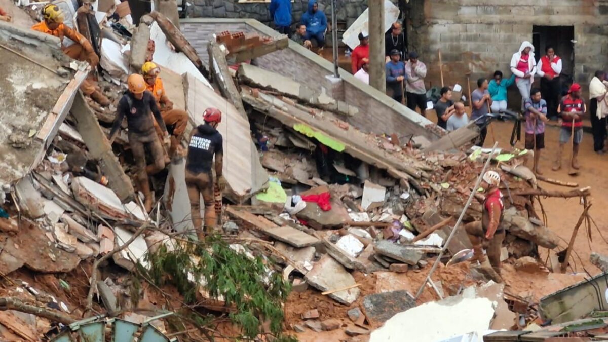 Número de mortos sobe para 36 após temporal na Zona da Mata; bombeiros mantêm buscas por 33 desaparecidos