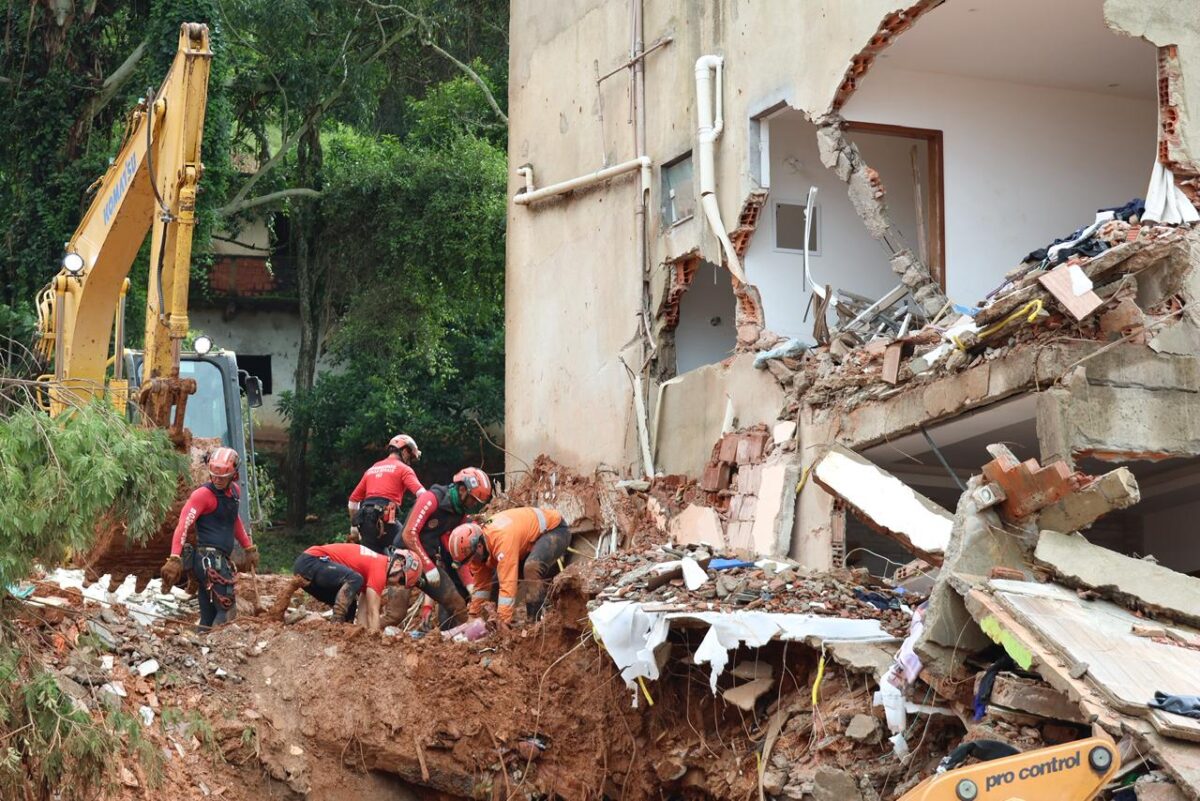 Zona da Mata: número de mortos chega a 65; quatro pessoas continuam desaparecidas