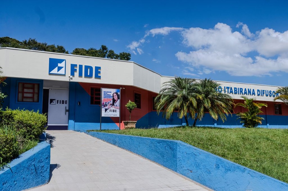 Com 67 anos de história, FIDE une tradição e inovação no ensino de excelência