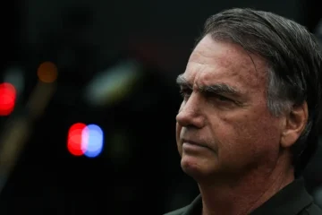 Bolsonaro passa mal e  é encaminhado  a hospital