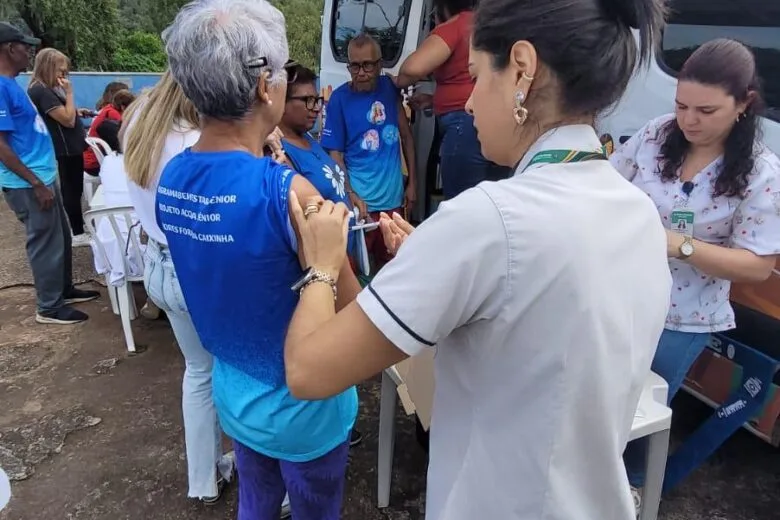 Prefeitura de João Monlevade inicia vacinação contra a gripe e aplica 180 doses no primeiro dia