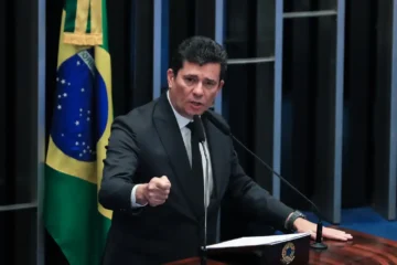 Alexandre de Moraes pede à PGR a inclusão de Moro no Inquérito das Milícias Digitais