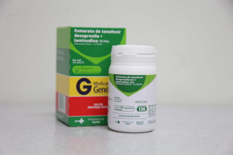 UFMG avança em estudo que testa comprimido mensal para prevenção do HIV