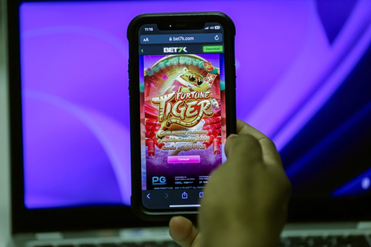 SUS passa a oferecer teleatendimento para pessoas com problemas relacionados a jogos e apostas