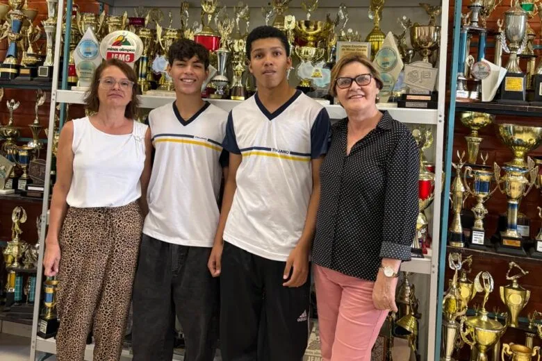 Itabiranos vão apresentar projeto na USP após desenvolverem app para facilitar aprendizado em matemática 