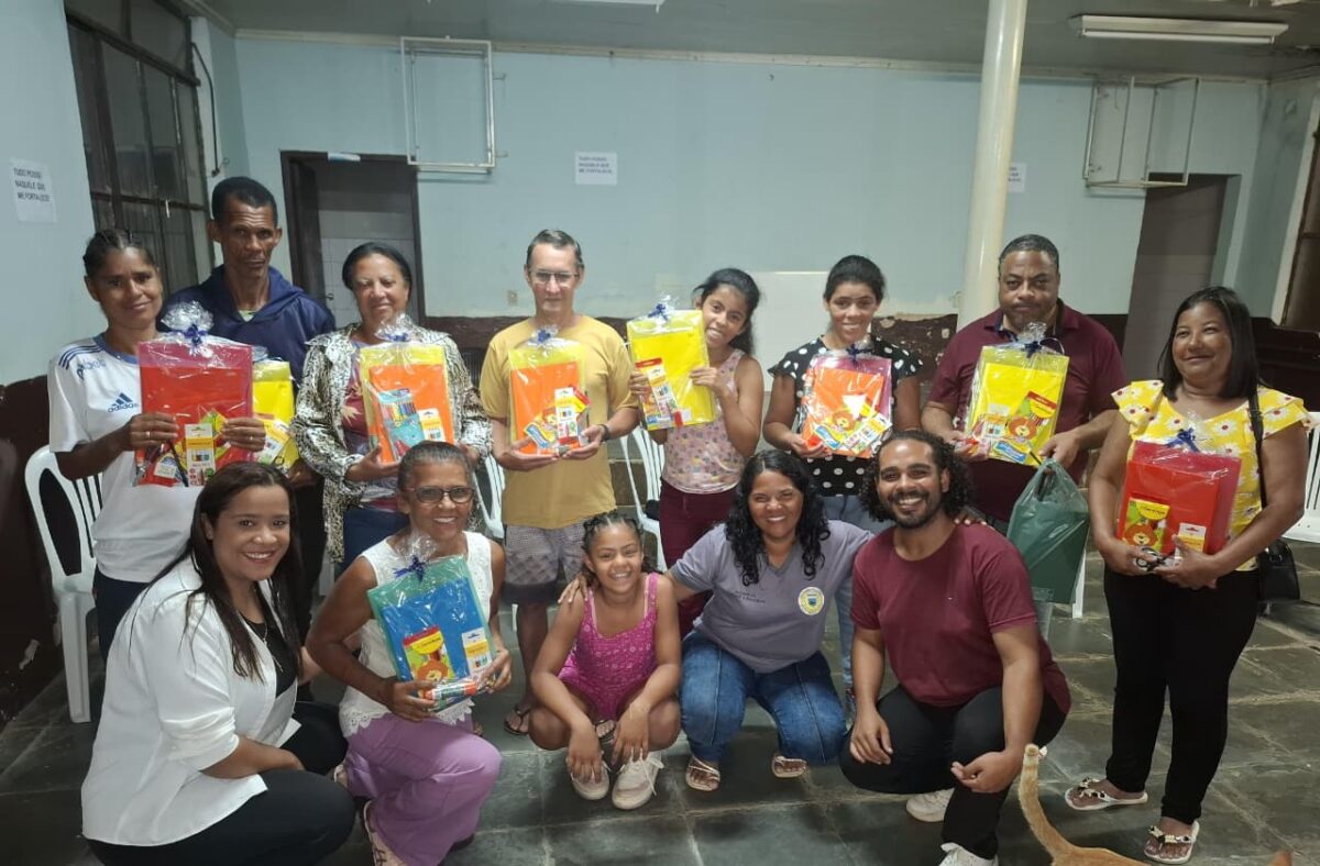 Projeto de alfabetização oferece oportunidade de aprendizado para adultos no bairro Pedreira