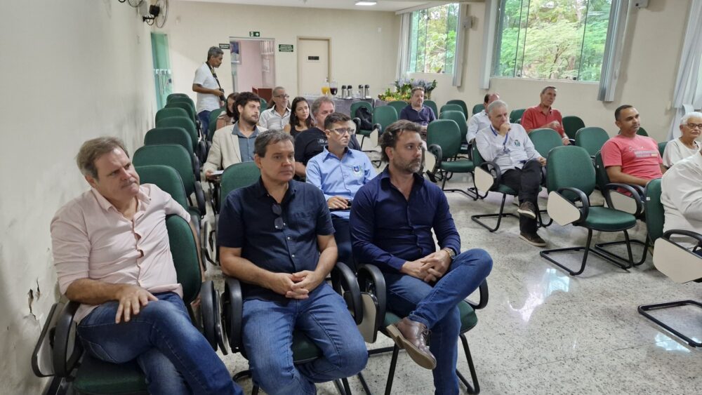 Amepi debate duplicação da BR-381, criação de IML regional e segurança integrada em primeira assembleia de 2026