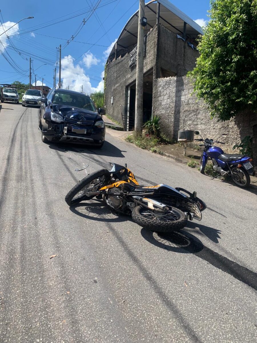 Motociclista é encaminhado ao hospital após acidente de trânsito em João Monlevade