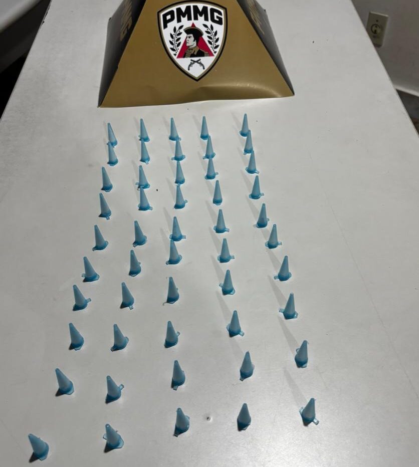 Polícia Militar apreende 50 pinos de cocaína durante operação em Itabira