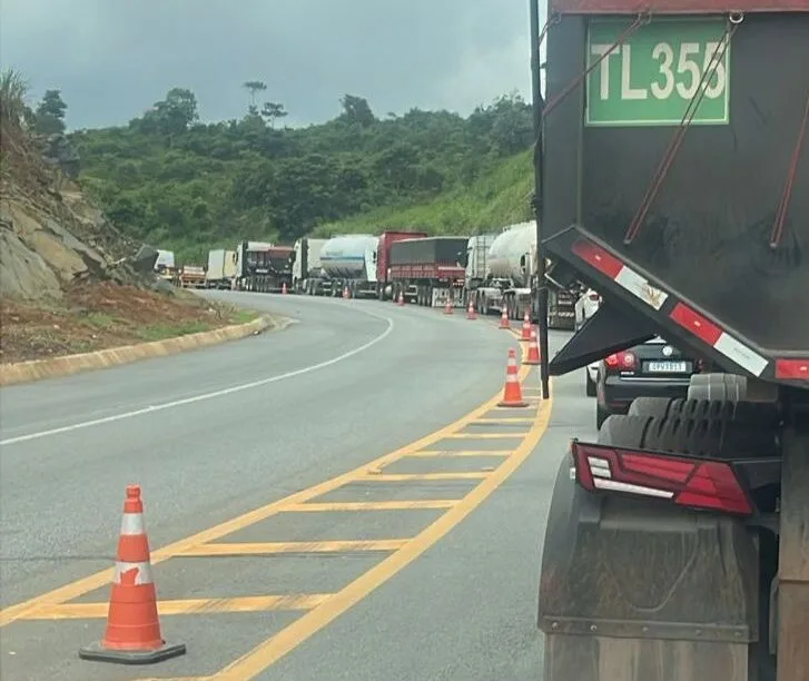 Obras na BR-381 alteram trânsito em Ravena e São Gonçalo; motoristas devem redobrar atenção