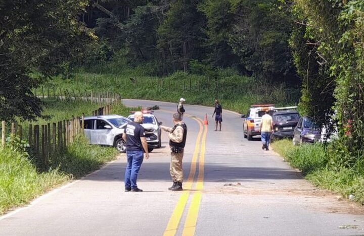 Motorista é preso por embriaguez após provocar sequência de acidentes na MG-123