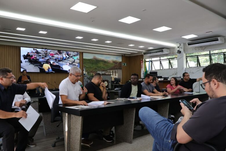 Câmara adia análise de projeto que autoriza crédito de R$ 11,4 milhões para obras de esgoto em Senhora do Carmo; entenda