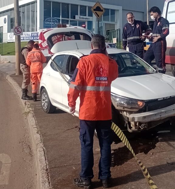Homem é executado a tiros dentro de carro na avenida Alberto Lima, em João Monlevade