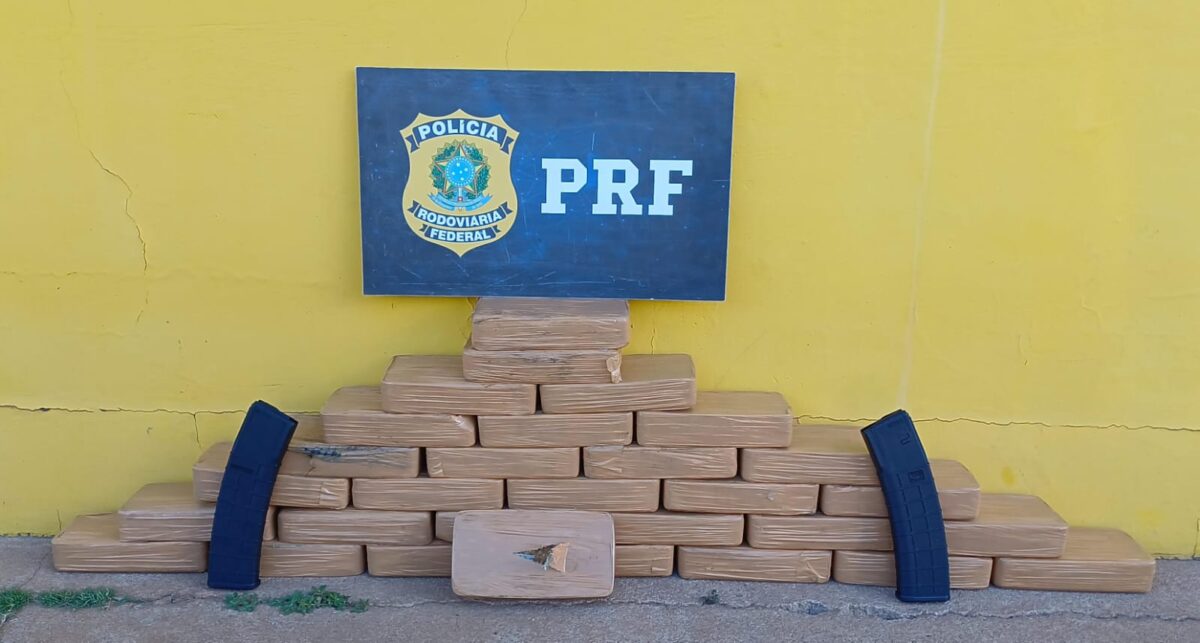 Casal é preso com 30 kg de cocaína e acessórios de fuzil durante abordagem da PRF na BR-262