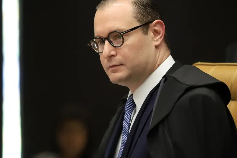 Zanin condena ex-aluno de medicina por trote com termos misóginos a calouras na Unifran